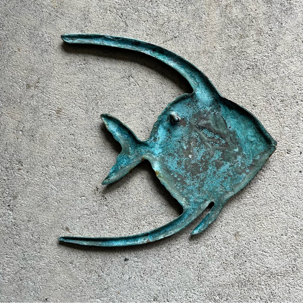 Metal Fish Wall Decor Art Sculpture Heavy Patina Green Nautical Coastal - Picture 3 of 5